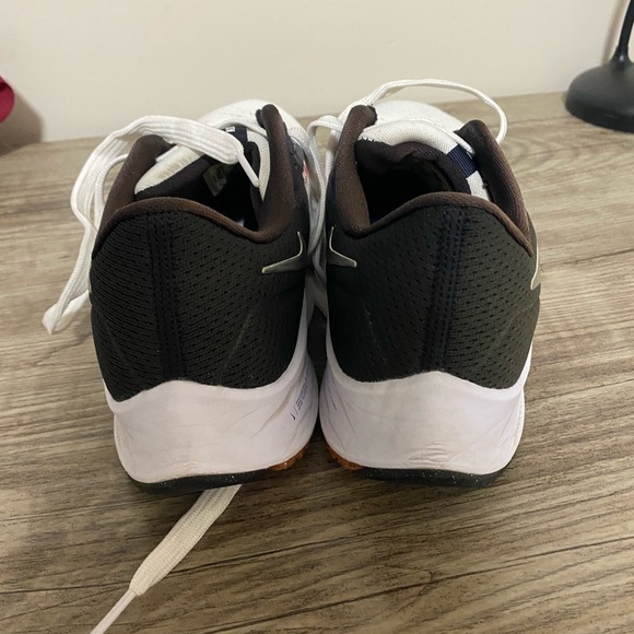 Nike Pegasus - Picture 2 of 4